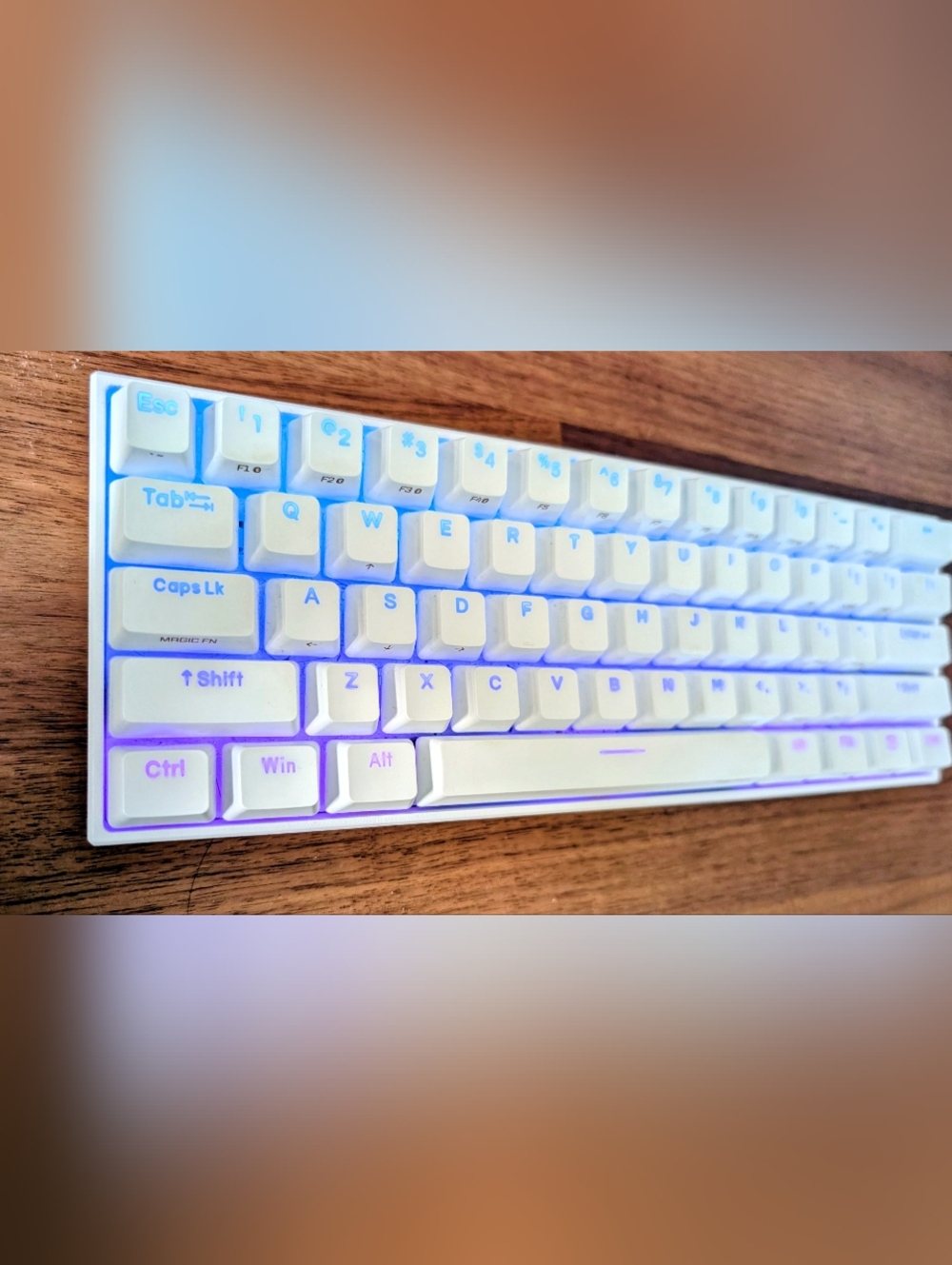 Anne Pro 2 Wireless Keyboard - Picture 4 of 5